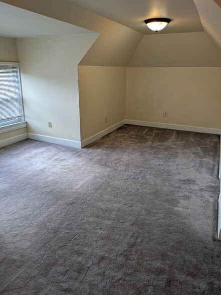 Building Photo - 712 Chambers Ave