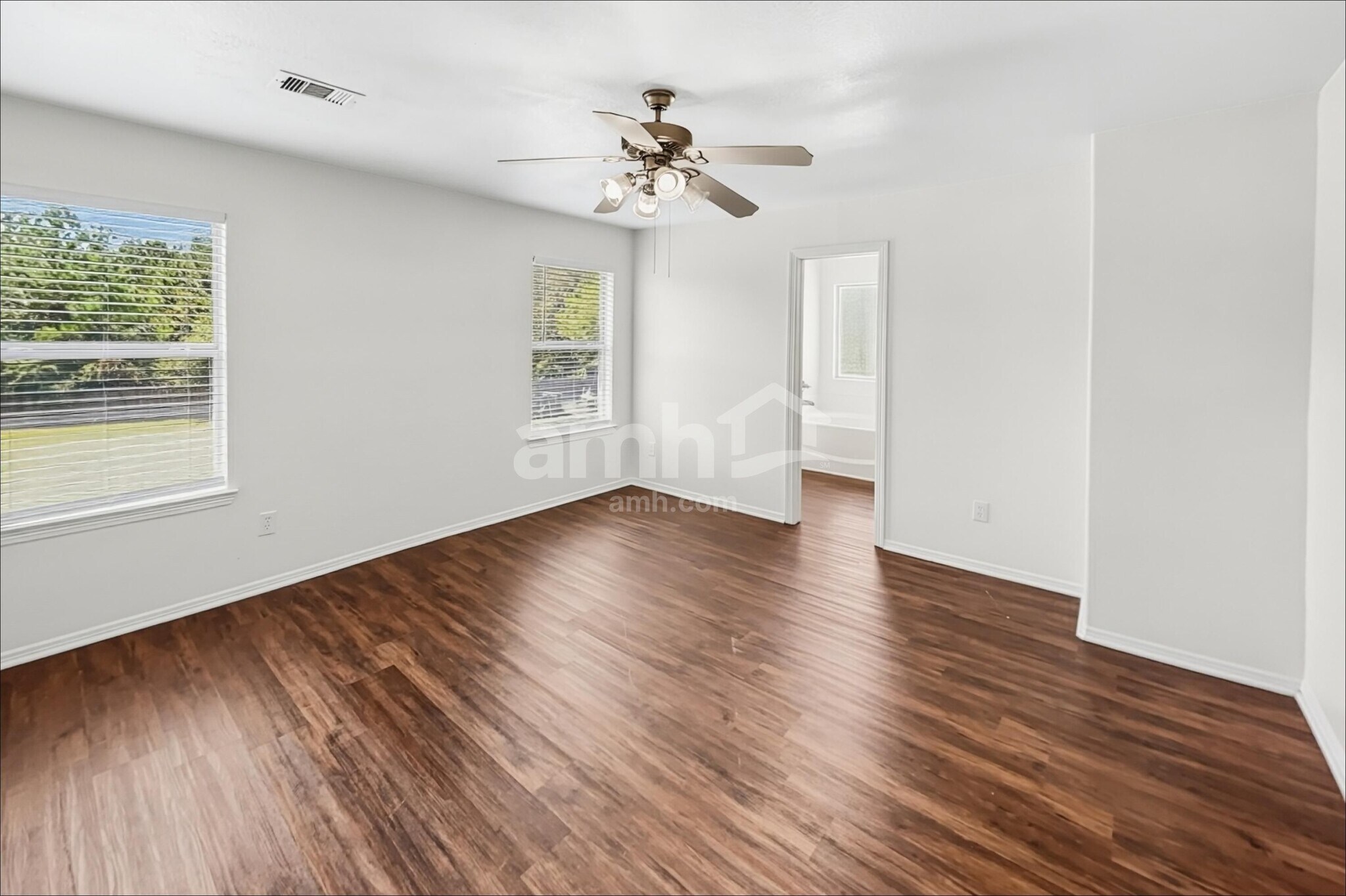 Building Photo - 2013 Briar Grove Dr