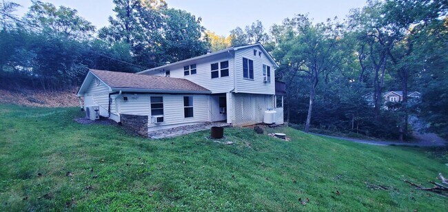 Building Photo - 86 Easy Hollow Rd