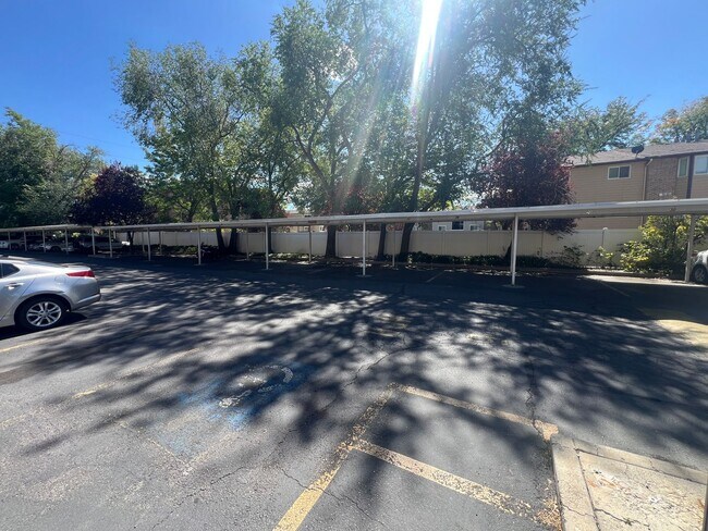 Building Photo - 857 Meadow Pine Ct