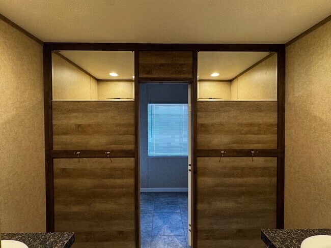 Building Photo - Spacious Four Bedroom Home - Pet Friendly and Horses Allowed!