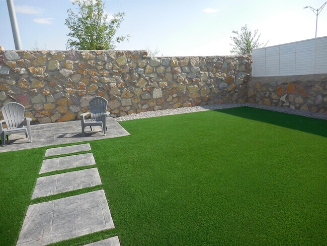 Building Photo - 12880 Haxby St