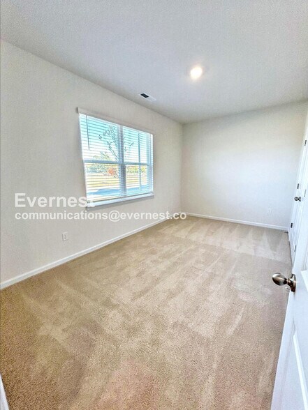 Building Photo - 813 Washington St