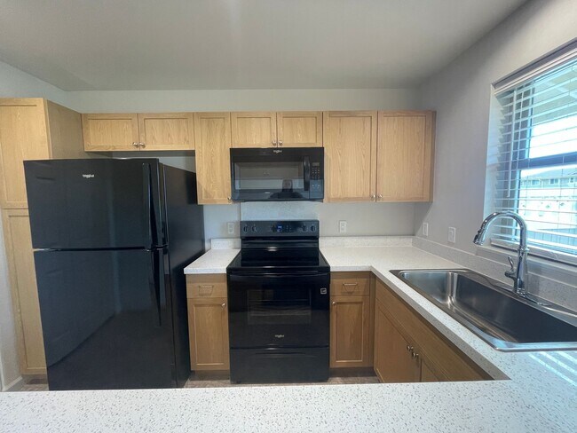 Building Photo - Kahoma Village 3 Bedroom Townhome