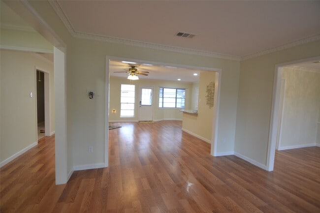 Building Photo - 12711 Westleigh Dr