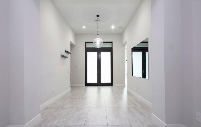 Building Photo - 5663 Brookfield Cir