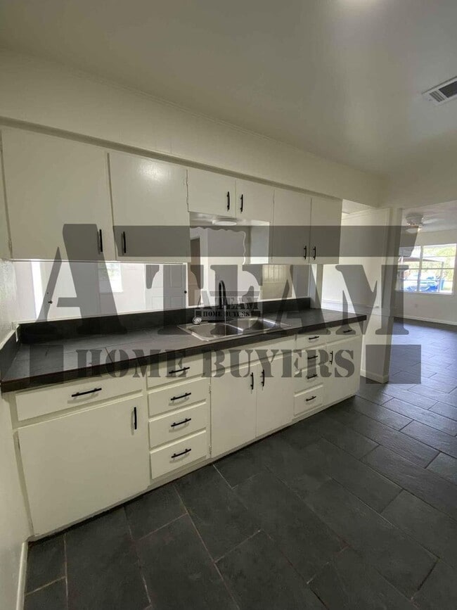 Building Photo - Very Cozy 3 Bed 1.5 Bath in Trinidad