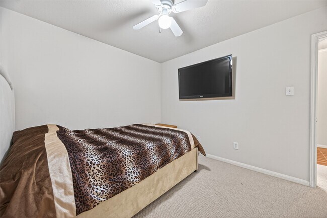 Building Photo - 6506 Signal Point Ln