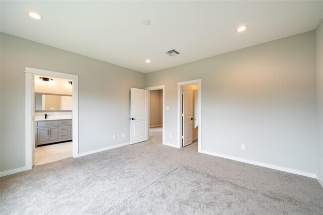 Building Photo - 11325 Stonework Garden Ln