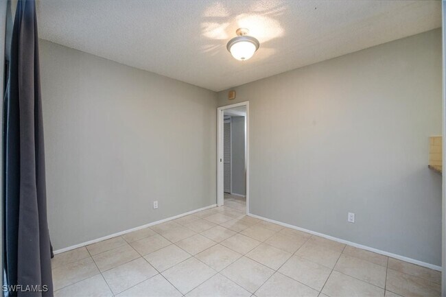 Building Photo - 3635 Boca Ciega Dr