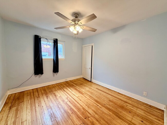 Building Photo - 1612 Oak Grove St