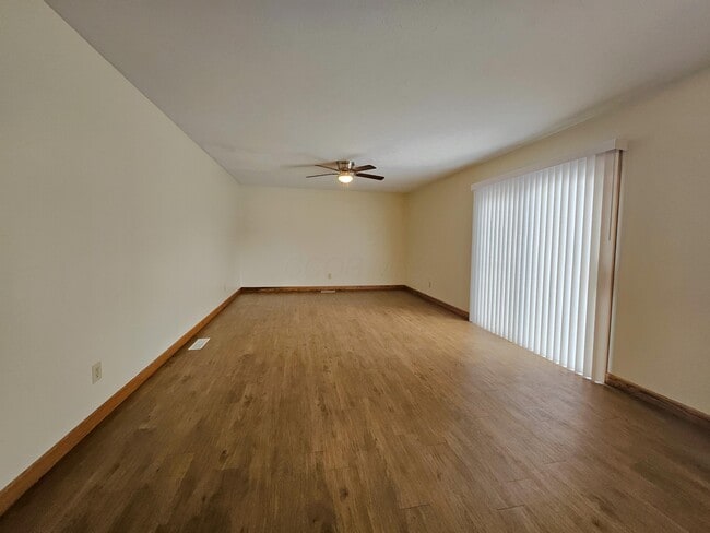 Building Photo - 101 Andrew Ct E