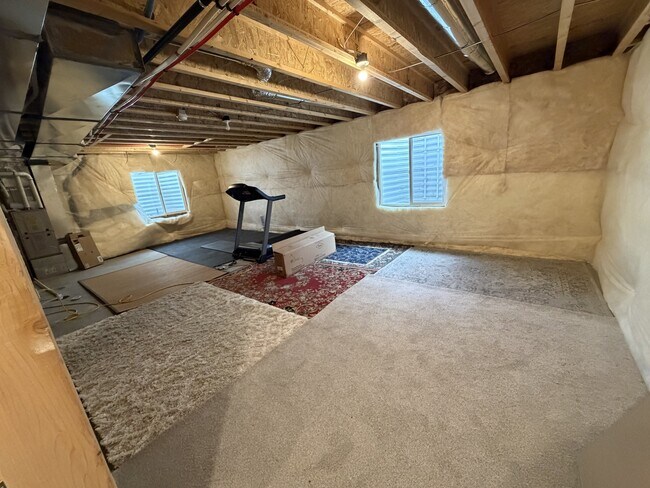 Building Photo - 4090 W Red Clover Dr