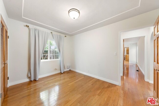 Building Photo - 245 25th St