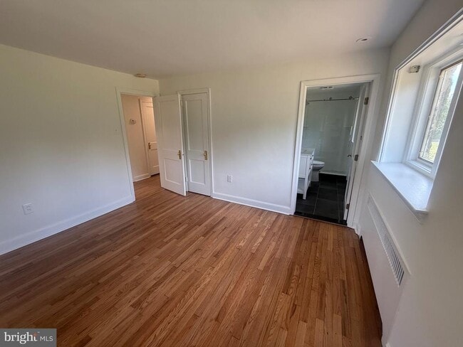 Building Photo - 3 Hopeton Ln