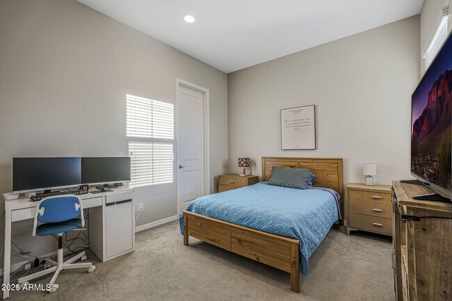 Building Photo - 18626 W Elm St