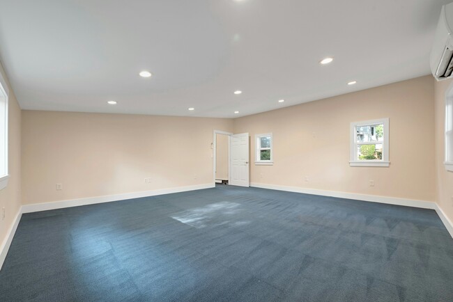 Building Photo - 288 S Van Dien Ave