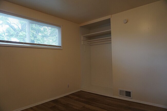 Building Photo - Nice 3 Bedroom West Valley Family Home