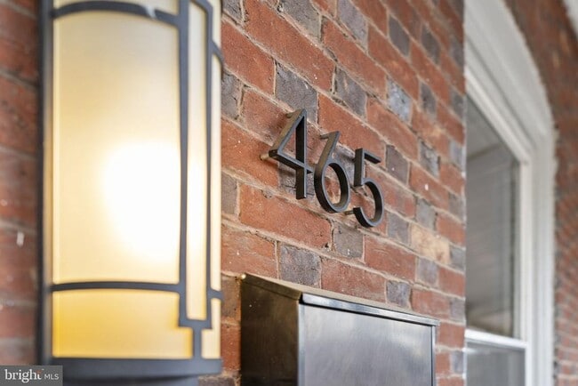 Building Photo - 465 Ripka St