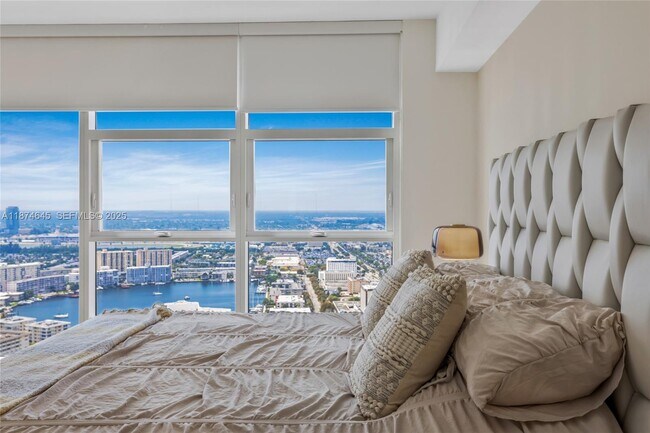 Building Photo - 1830 S Ocean Dr