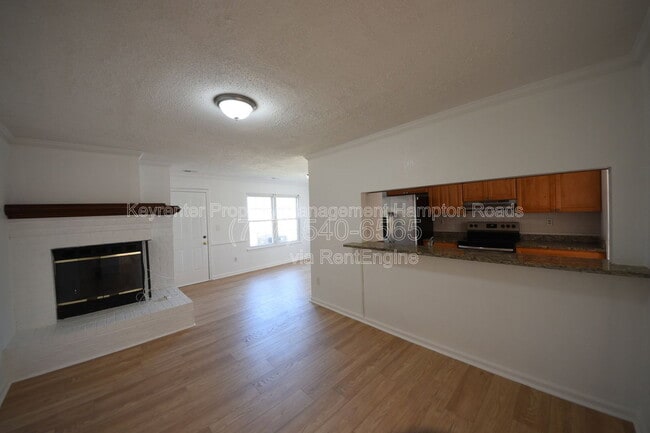 Building Photo - 701 Nottaway Dr