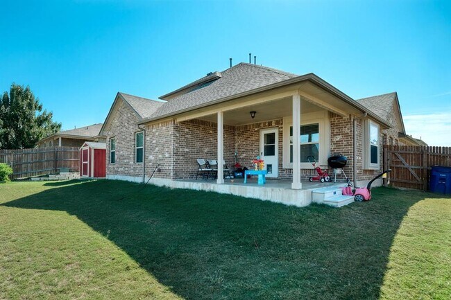 Building Photo - 413 Alsatian Ln