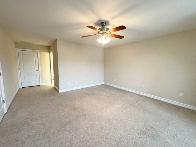 Building Photo - 125 Tulip Tree Dr