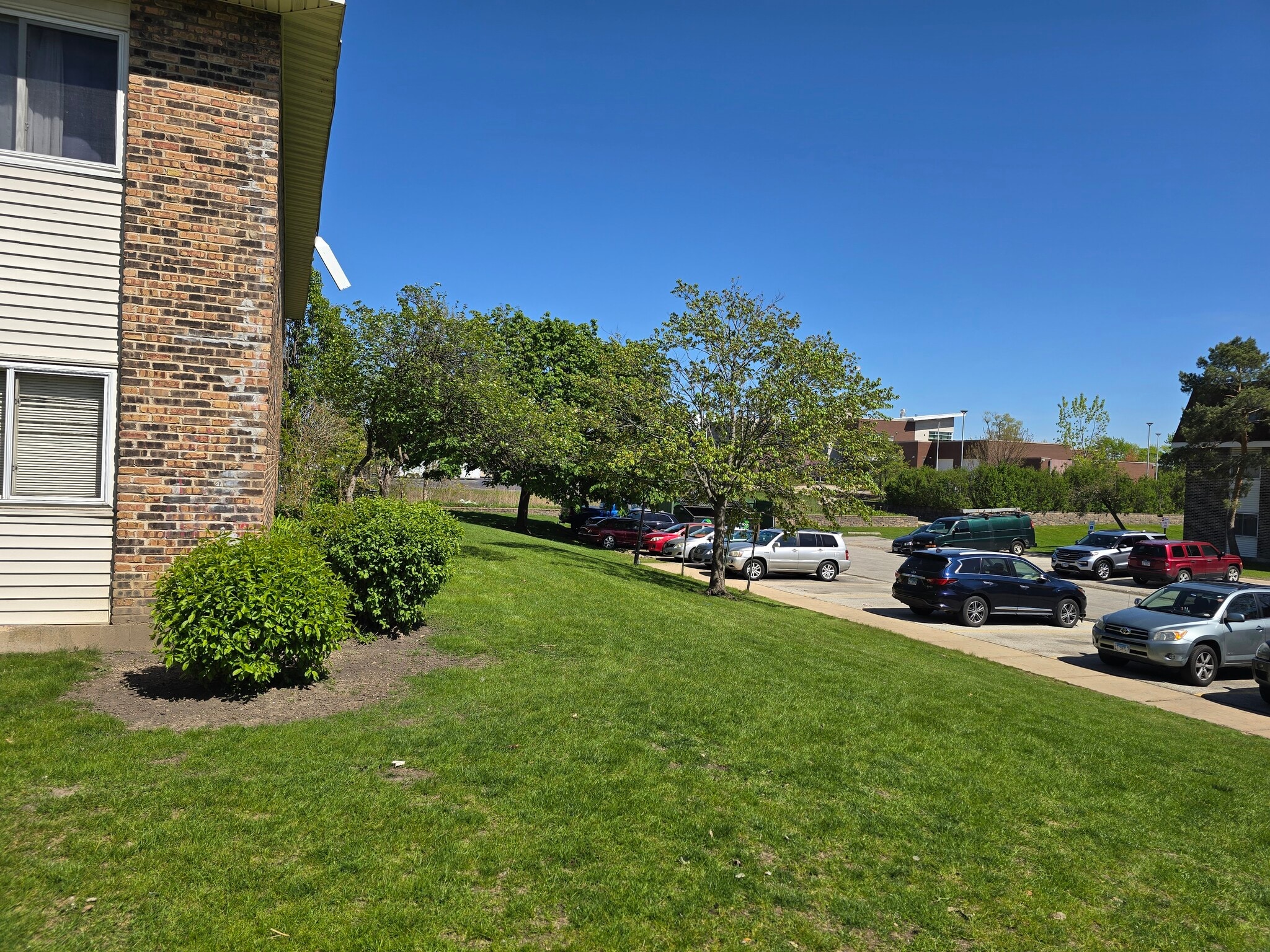 Building Photo - 520 Hill Dr