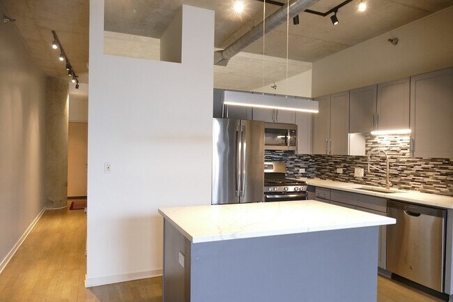 Building Photo - 720 N Larrabee St