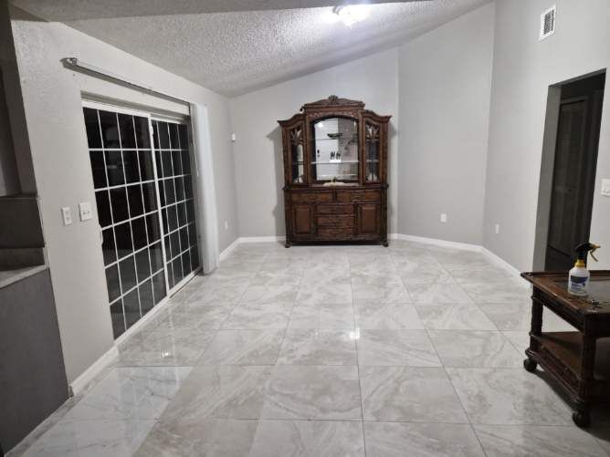 Building Photo - 407 Anise Pl