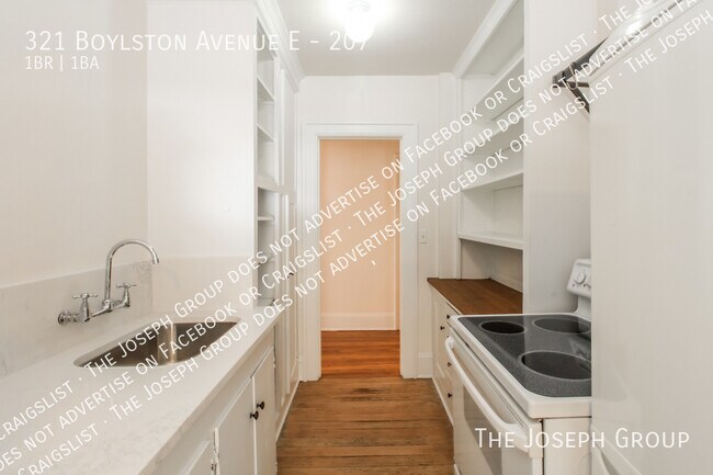 Building Photo - 321 Boylston Ave E