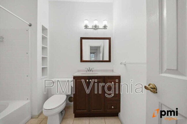 Building Photo - 3209 Jade Ct