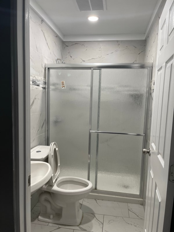 Building Photo - 595 William St