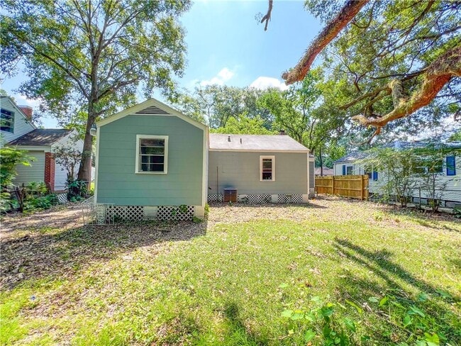 Building Photo - 112 Tally Ct W