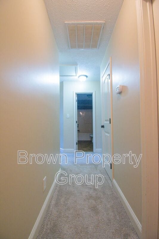 Building Photo - 118 N Dakota Ct