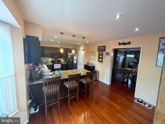 Building Photo - 43378 Livery Square