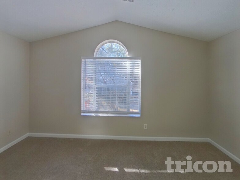 Building Photo - 7447 Edenberry Way