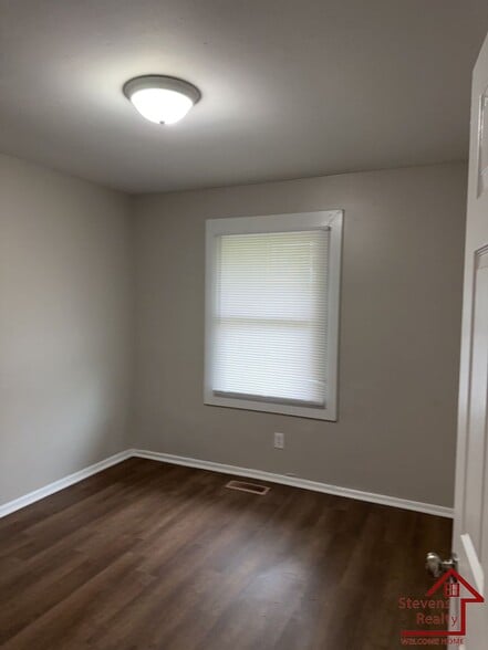 Building Photo - 606 Shannon Ave