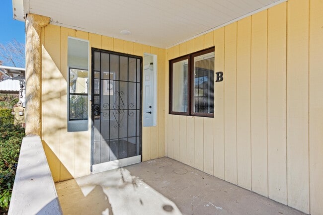 Building Photo - 208 13th St NW