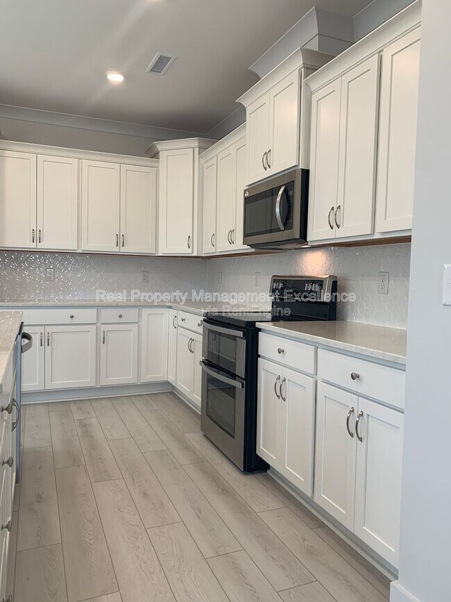 Building Photo - 150 Steppe Wy