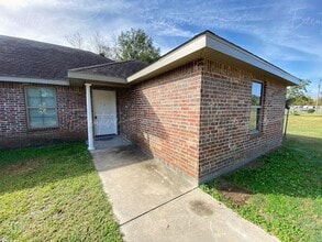 Building Photo - 193 Gilmore Rd