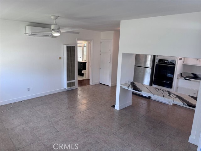 Building Photo - 360 16th Pl