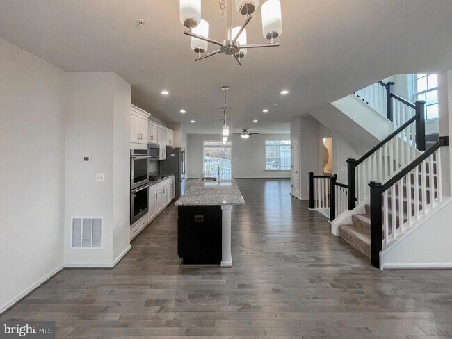 Building Photo - 15501 Newtonmore Ln