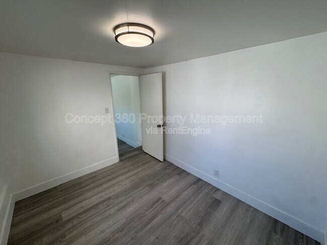 Building Photo - 1139 E Ocean Blvd