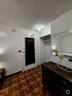 Building Photo - 929 Sheridan St