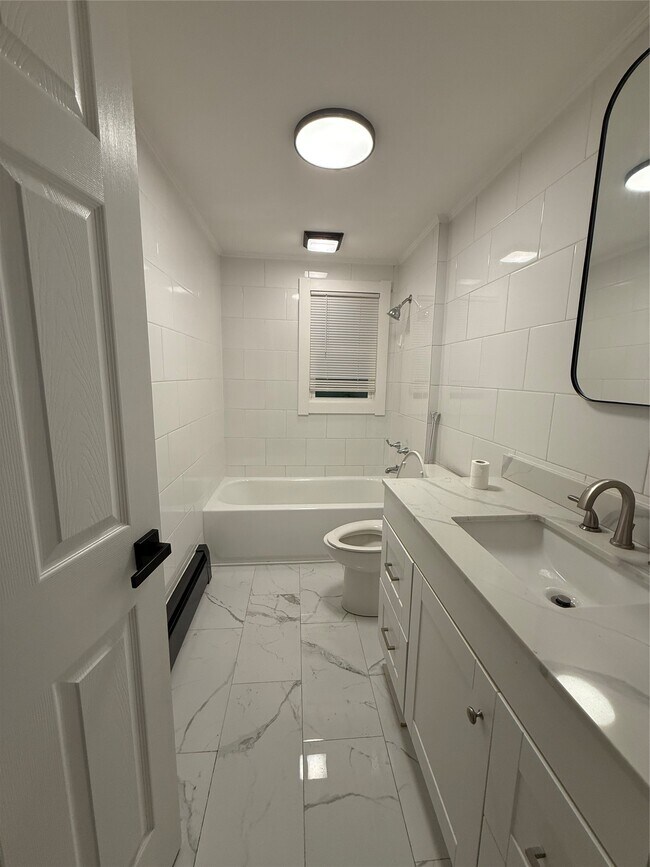 Building Photo - 517 Tulane St