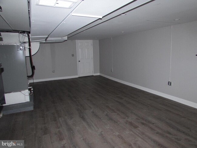 Building Photo - 8700 Maple Ave