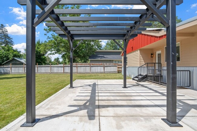 Building Photo - 14420 E Wellesley Ave