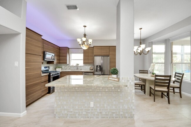 Building Photo - 20922 Whitevine Way