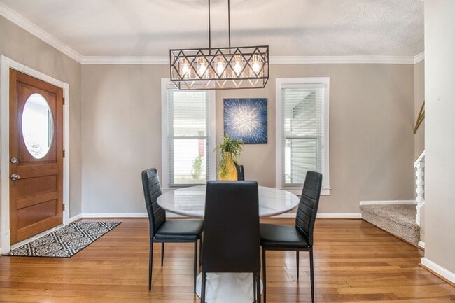 Building Photo - Adorable Millard Home